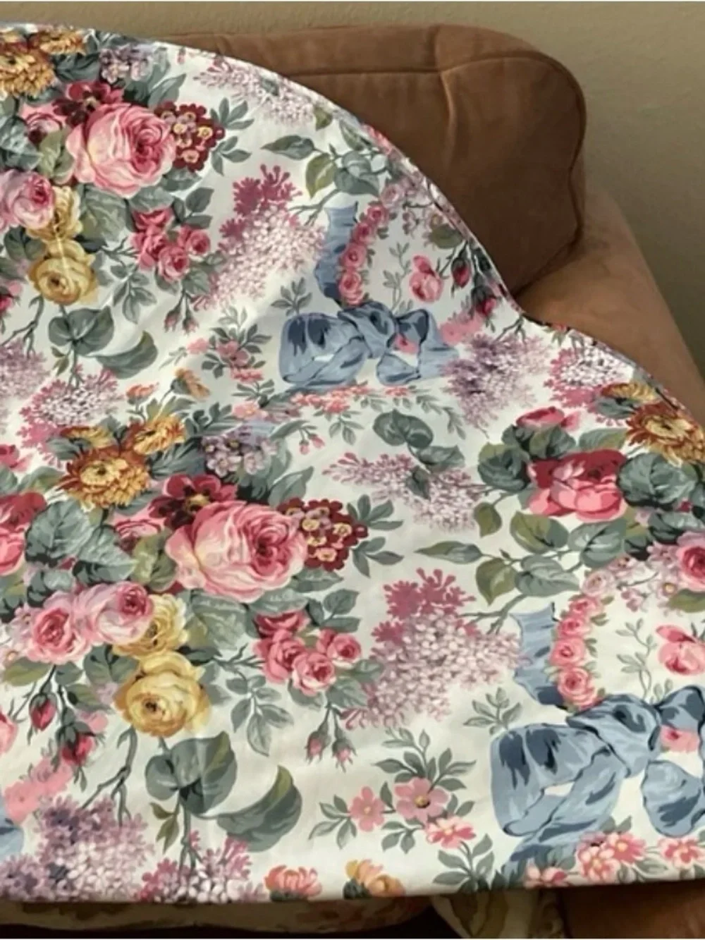Vintage, Ralph Lauren Allison Floral Designs Round Tablecloth 70” Diameter